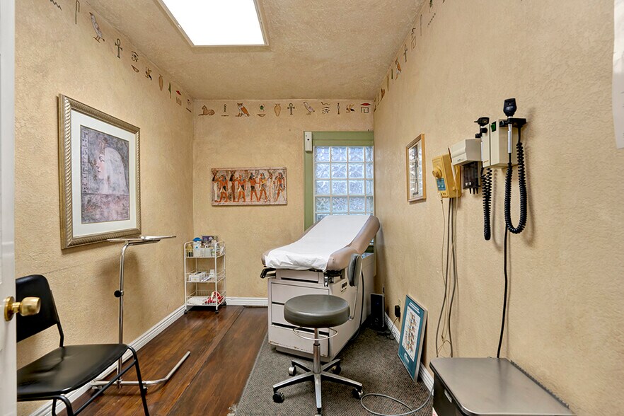 More Photos Of 932 E Chapman Ave, Orange Medical For Sale