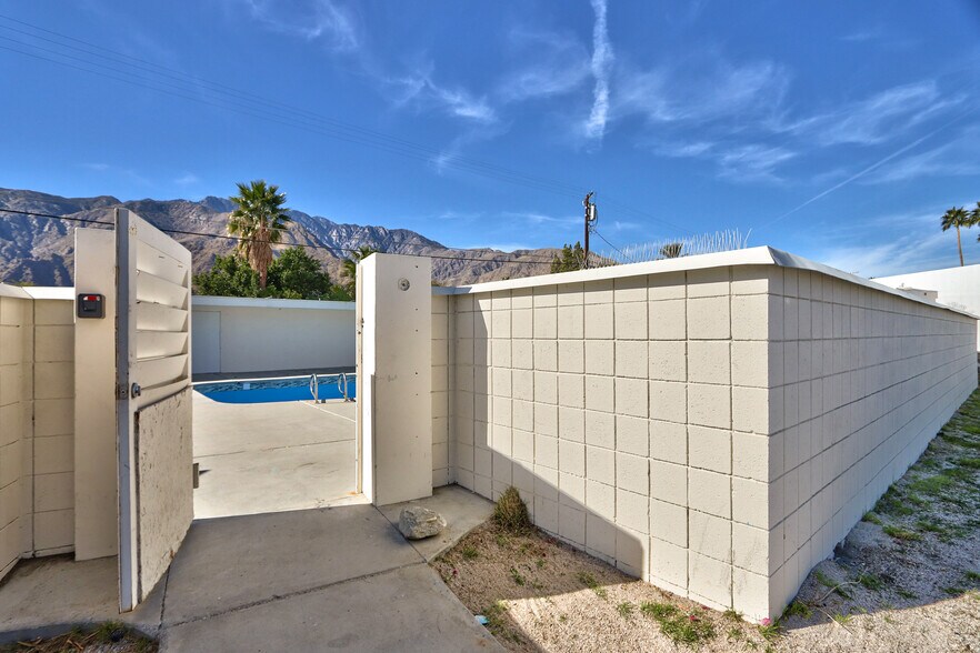 More Photos Of 2249 N Palm Canyon Dr, Palm Springs Hospitality For Sale