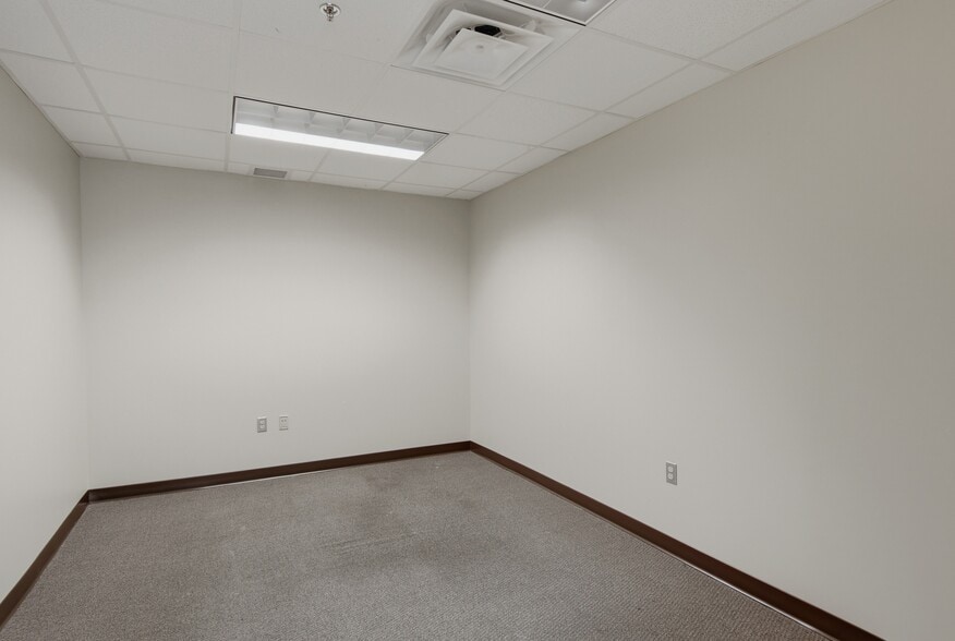 More Photos Of 421 Main St, Franklin Storefront Retail Office For Lease