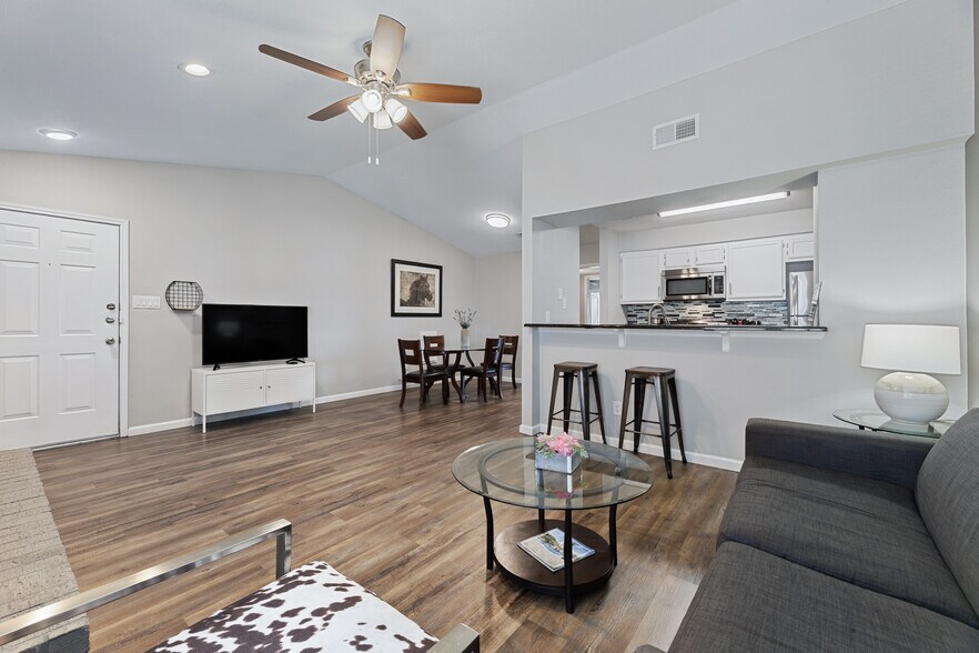 More Photos Of 1000 E University Dr, College Station Apartments For Sale