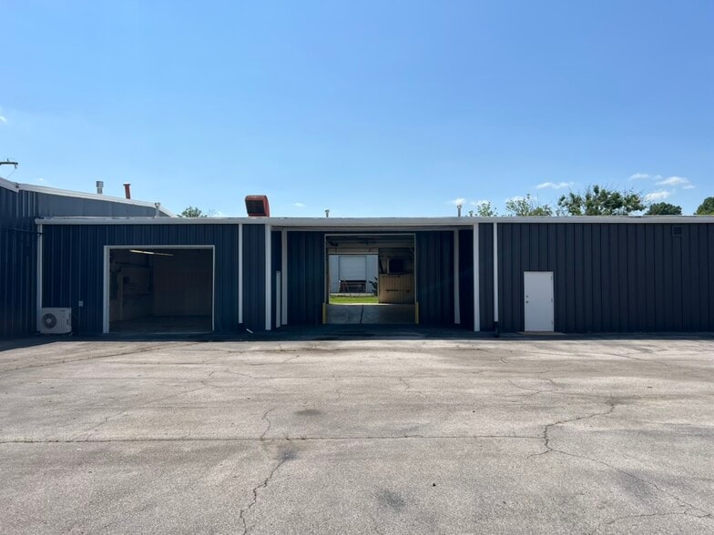 More Photos Of 6120 Airways Blvd, Chattanooga Warehouse For Sale