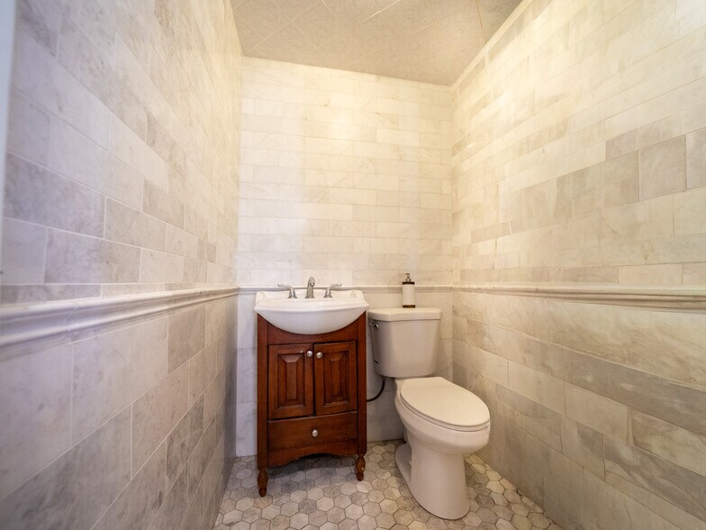 More Photos Of 544 US-6, Mahopac General Retail For Sale