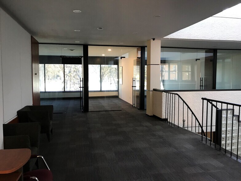 More Photos Of 222 Osborne St N, Winnipeg Medical For Lease