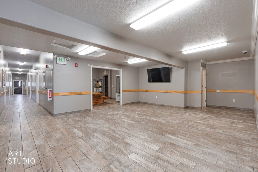 More Photos Of 3767 S Scenic Blvd, Littlefield Flex For Sale