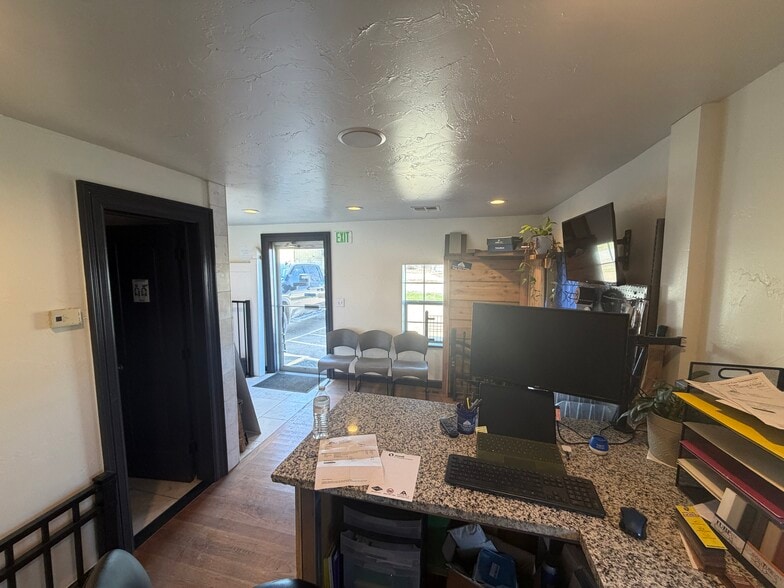 More Photos Of 552 W 138th St, Glenpool Service For Sale