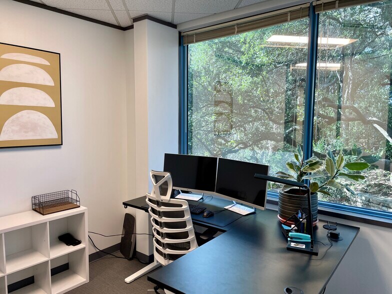 More Photos Of 9020 N Capital of Texas Hwy, Austin Office For Lease