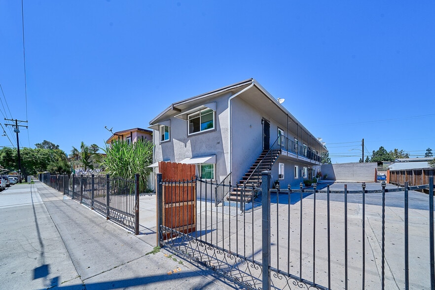 More Photos Of 2001 W Myrtle St, Santa Ana Apartments For Sale
