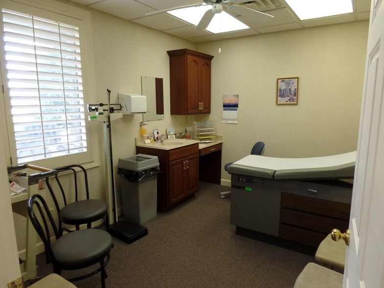 More Photos Of 316 E Harper St, Troy Medical For Sale