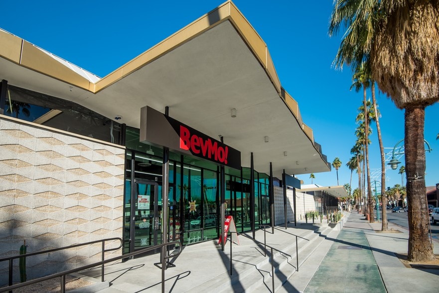 More Photos Of 333 S Palm Canyon Dr, Palm Springs Freestanding For Lease