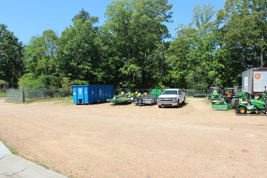 More Photos Of 3583 I 55 S, Jackson Warehouse For Sale