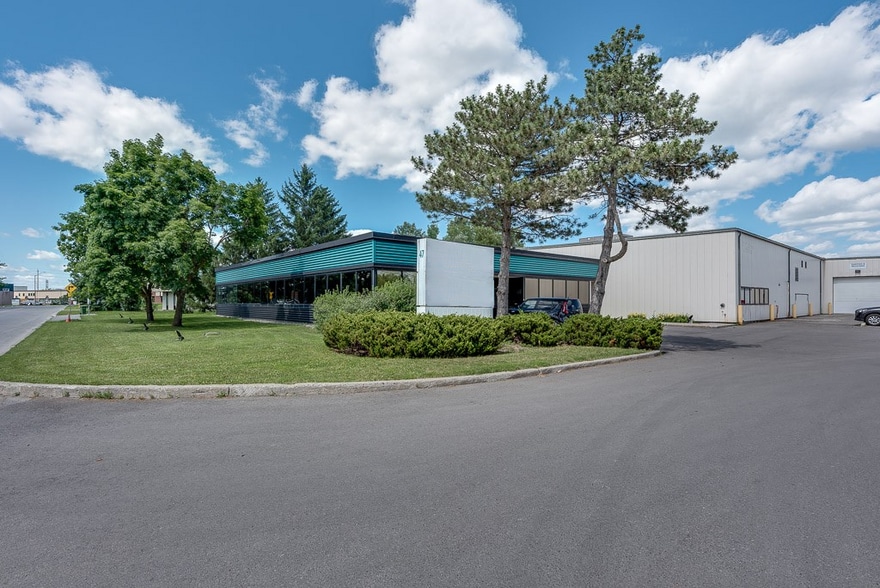 Primary Photo Of 47 Antares Dr, Ottawa Warehouse For Lease