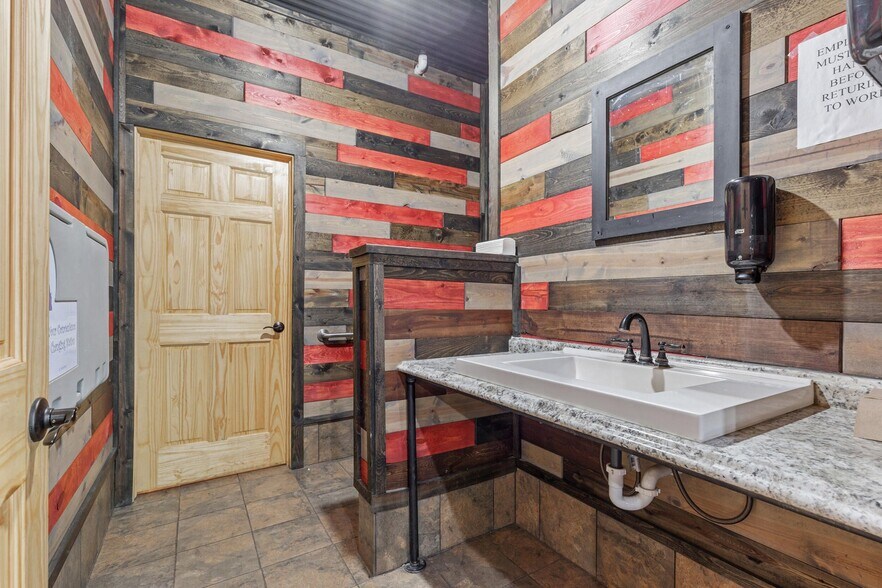 More Photos Of 521 Fergus Ave, Erhard Convenience Store For Sale