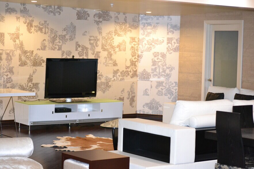 More Photos Of 13210 S Normandie Ave, Gardena Warehouse For Sale