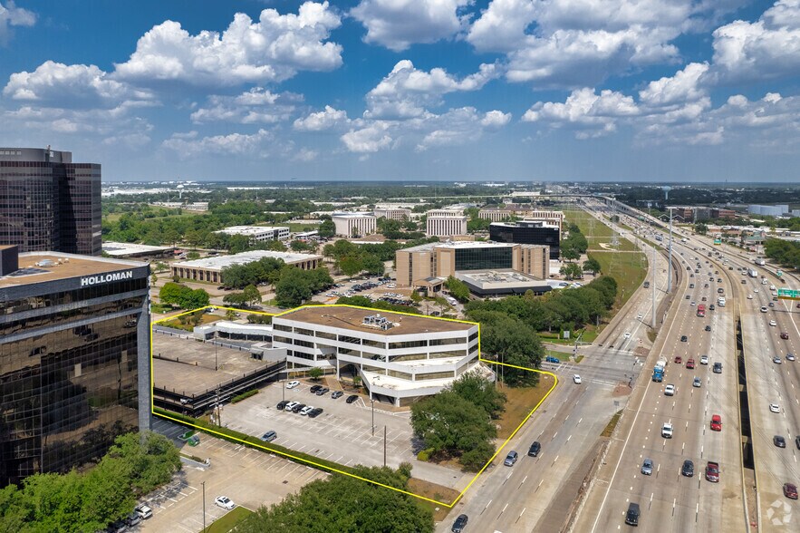 More Photos Of 397 N Sam Houston Pky E, Houston Office For Lease