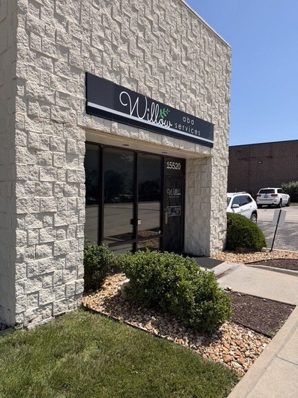 More Photos Of 15520-15600 College Blvd, Lenexa Flex For Sale