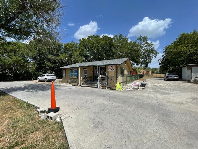 More Photos Of 4168 Stahl Rd, San Antonio General Retail For Sale