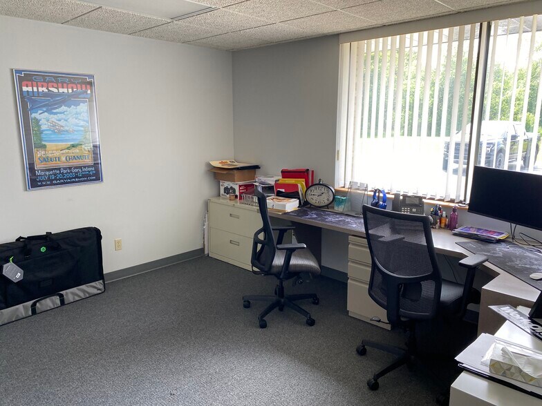 More Photos Of 2804 Boilermaker Ct, Valparaiso Office For Sale