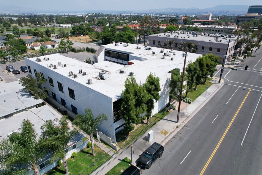 More Photos Of 715 N Arrowhead Ave, San Bernardino Coworking Space