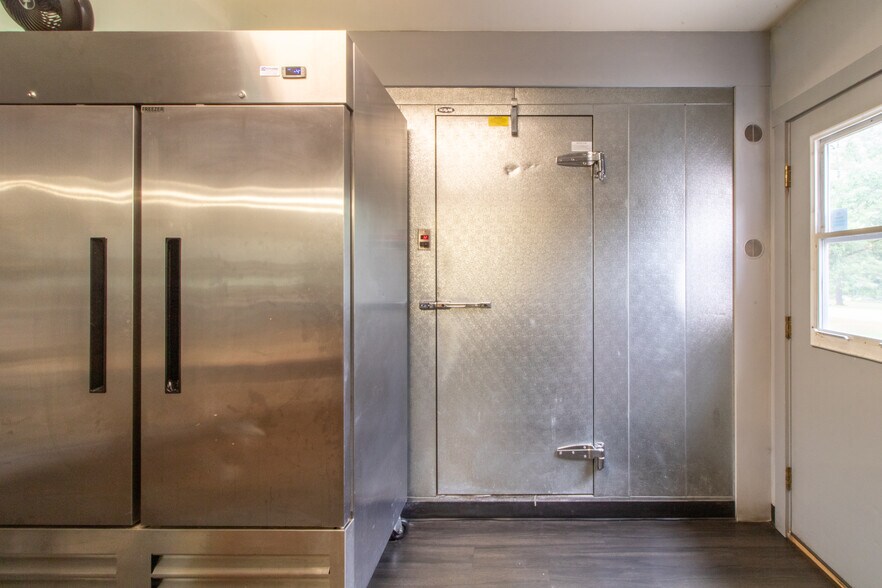 More Photos Of 585 US Route 5, Coventry Specialty For Sale