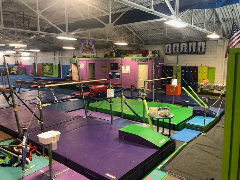 More Photos Of 135 S Ohio Ave, Atoka Flex For Sale