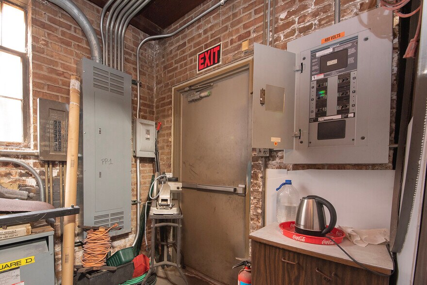 More Photos Of 3957 N Normandy Ave, Chicago Storefront For Sale