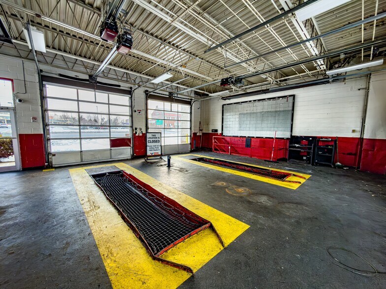 More Photos Of 1704 Us-9, Clifton Park General Retail For Sale