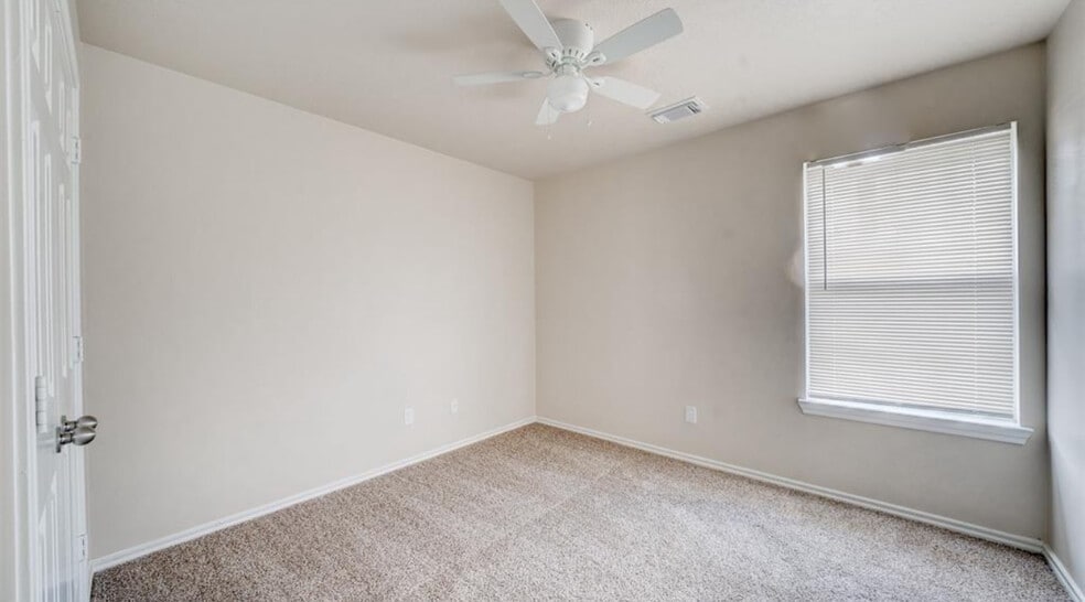 More Photos Of 8743 Thistlemoor Ln, Houston Specialty For Sale