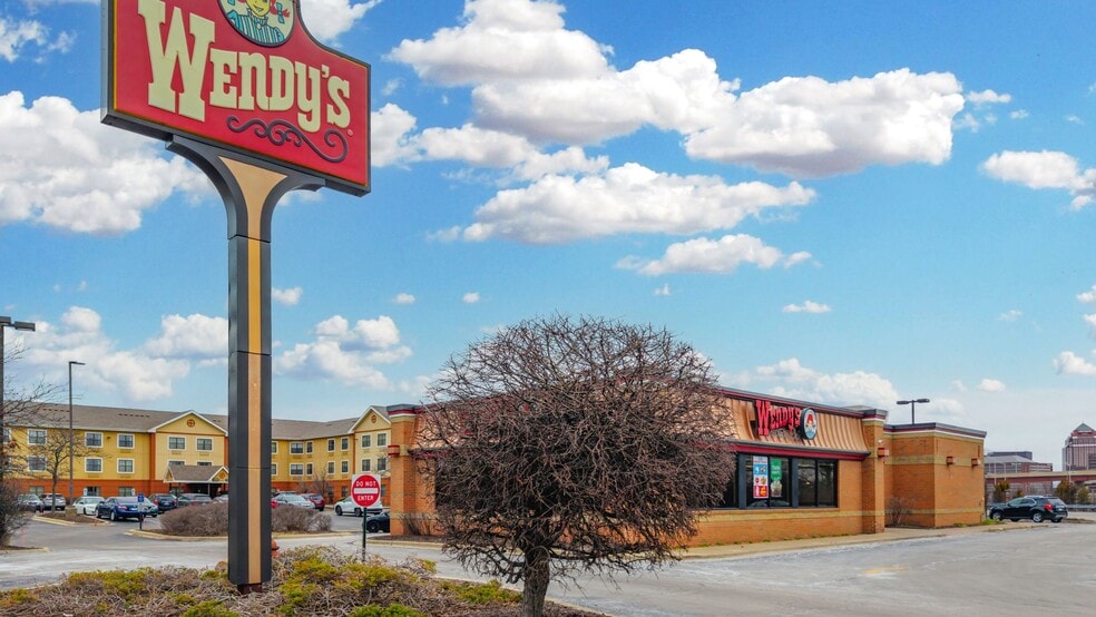 Primary Photo Of 1171 N Rohlwing Rd, Itasca Fast Food For Sale