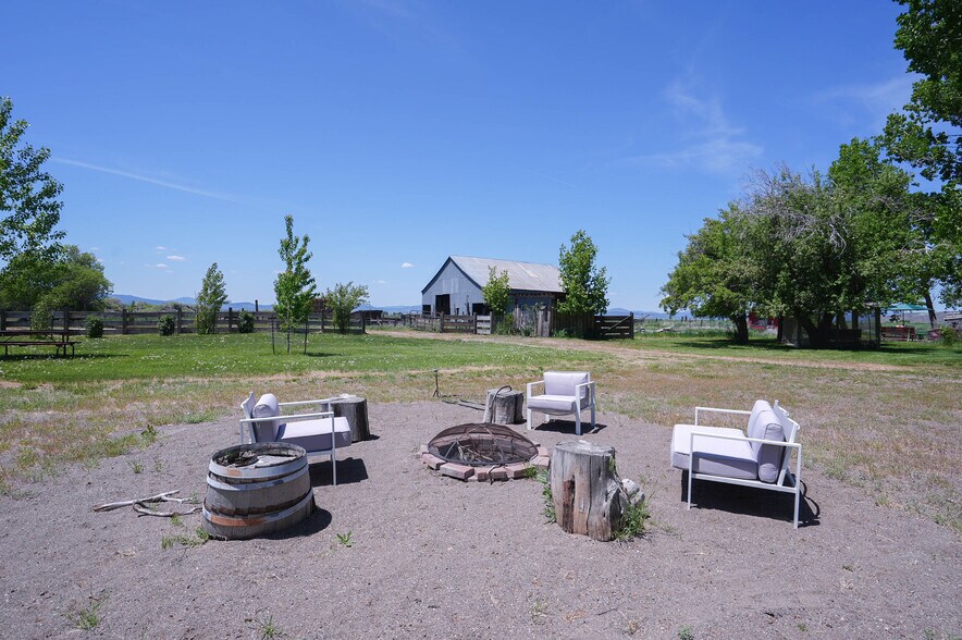 More Photos Of 15682 Highway 395, Lakeview Land For Sale