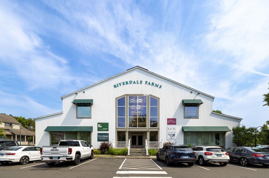 More Photos Of 120-152 Simsbury Rd, Avon Unknown For Lease