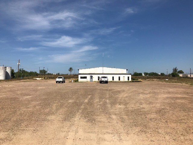More Photos Of 5215 S Zapata Hwy, Laredo Warehouse For Sale