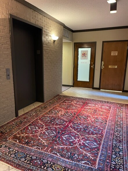 More Photos Of 4735-4739 Spottswood Ave, Memphis Medical For Sale