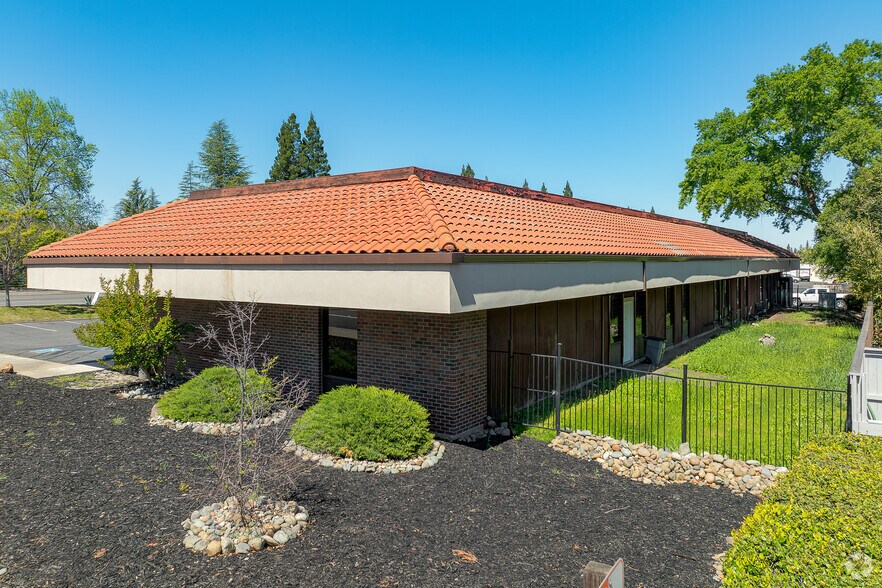 More Photos Of 5200-5252 Sunrise Blvd, Fair Oaks Unknown For Lease