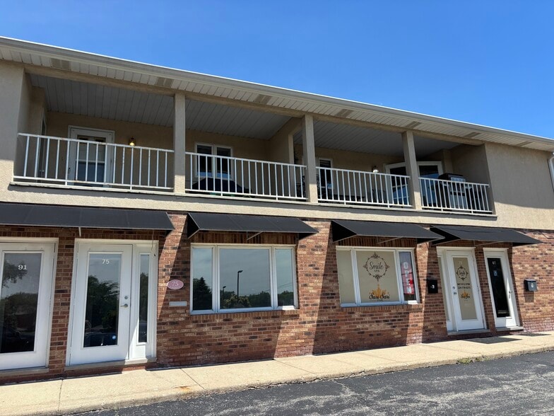 More Photos Of 75 E Division St, Mundelein Office Residential For Lease