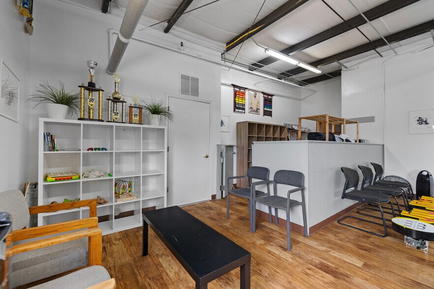 More Photos Of 4103 S Mason St, Fort Collins Showroom For Lease