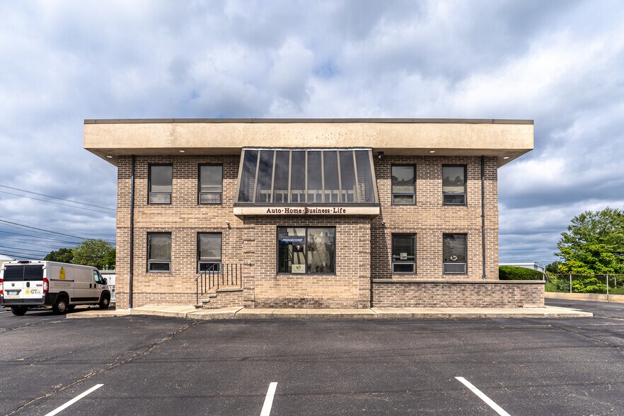 More Photos Of 55 Jefferson Blvd, Warwick Office For Sale