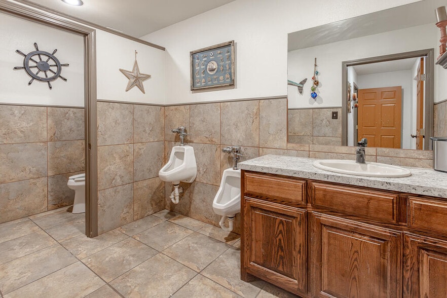 More Photos Of 7521 W University Blvd, Odessa Lodge Meeting Hall For Sale
