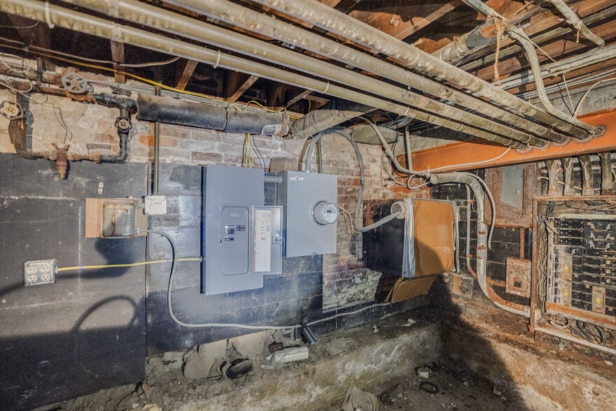 More Photos Of 567-573 Dwight St, Holyoke Storefront For Sale