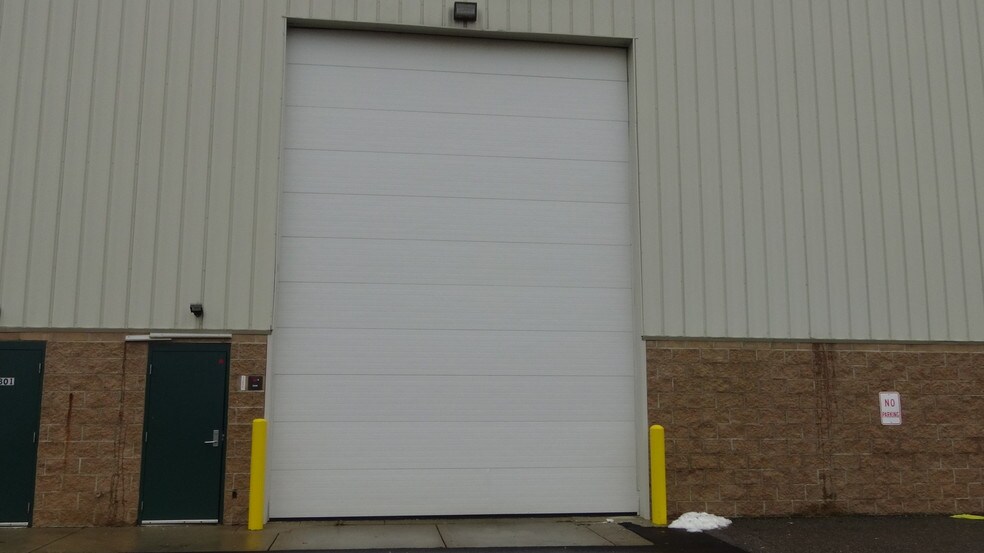 More Photos Of 12801 Silver Lake Rd, Brighton Manufacturing For Sale