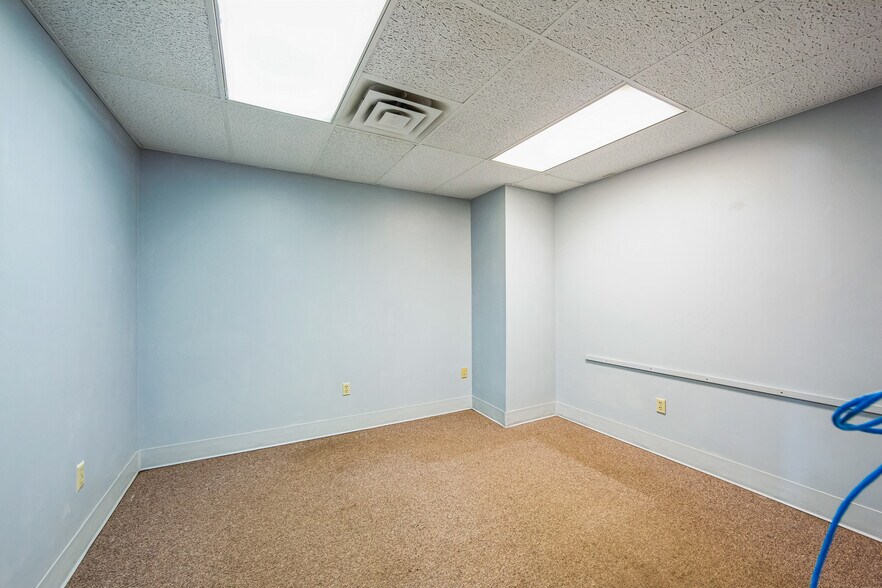 More Photos Of 2169 E High St, Pottstown Office For Lease
