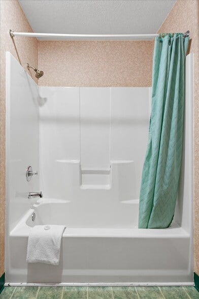 More Photos Of 3043 E Van Buren, Eureka Springs Hotel For Sale