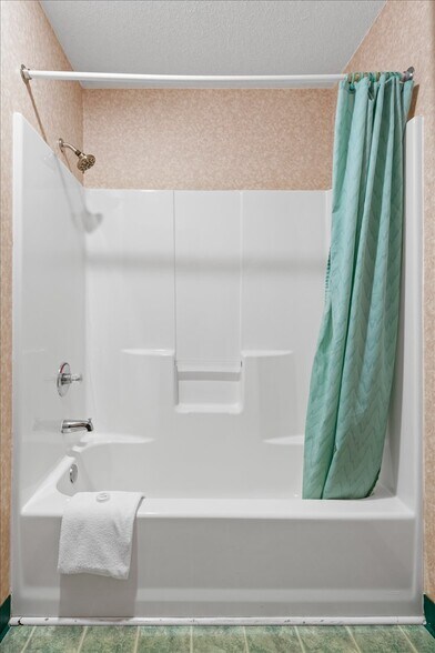 More Photos Of 3043 E Van Buren, Eureka Springs Hotel For Sale