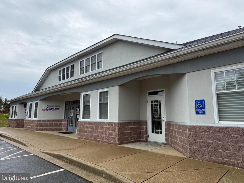More Photos Of 225 Town Square Dr, Lusby Medical For Lease