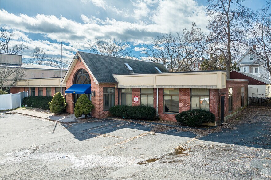 More Photos Of 417-429 Franklin Ave, Hartford Medical For Lease