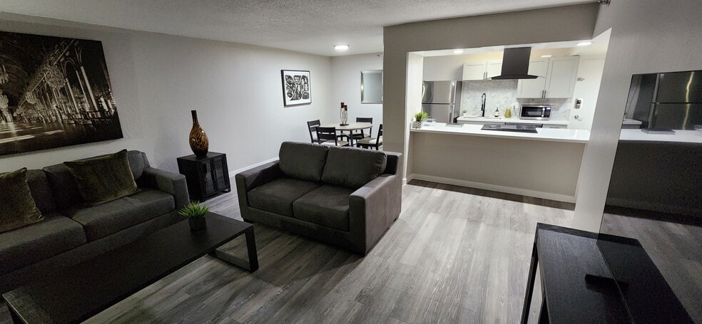 More Photos Of 425 W Paseo Redondo, Tucson Apartments For Sale
