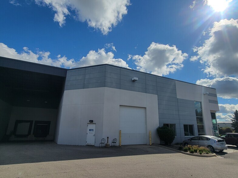More Photos Of 1155 Bowes Rd, Elgin Warehouse For Lease