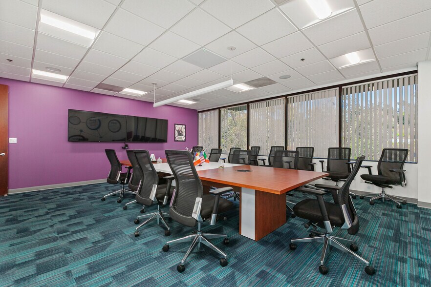 More Photos Of 4545 Murphy Canyon Rd, San Diego Office For Lease