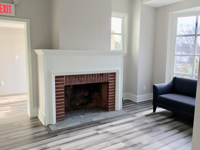 More Photos Of 403 E Marlton Pike, Cherry Hill Office For Lease