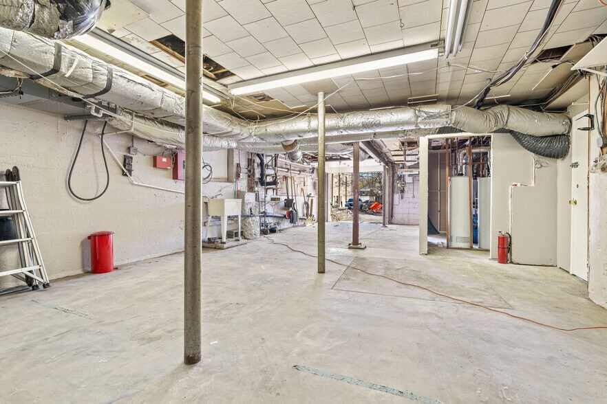 More Photos Of 100 S Main St, New City Storefront Retail Residential For Lease