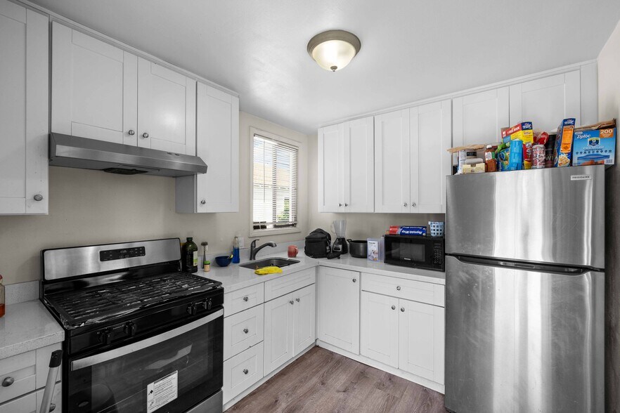 More Photos Of 451 Rollins Rd, Burlingame Multifamily For Sale